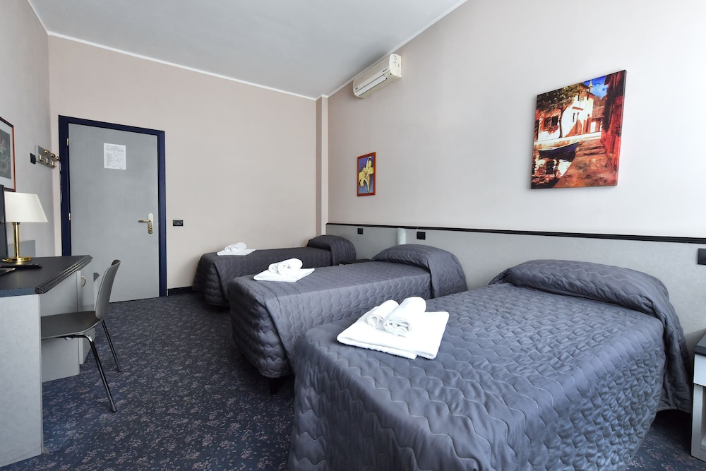 HOTEL INTERNAZIONALE 15/50