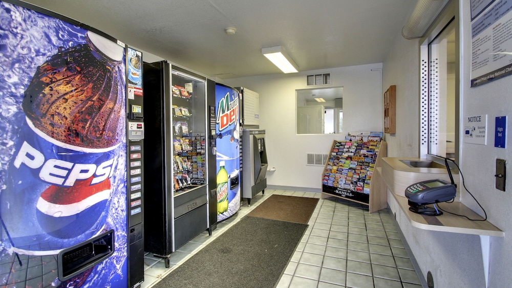 Motel6 Everett, WA - North 28/38
