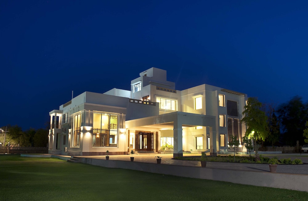 Lariya Resort 3/53