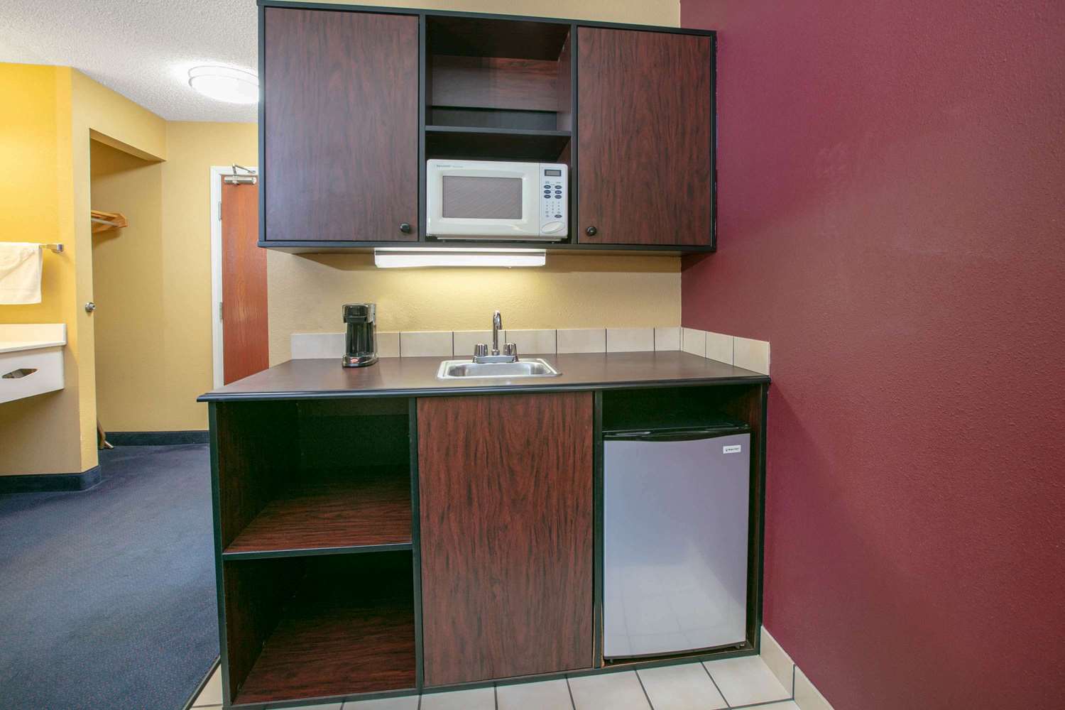 Super 8 by Wyndham Big Cabin/Vinita Area 9/39