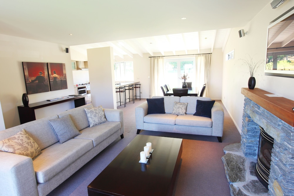 Arrowfield Apartments 10/17