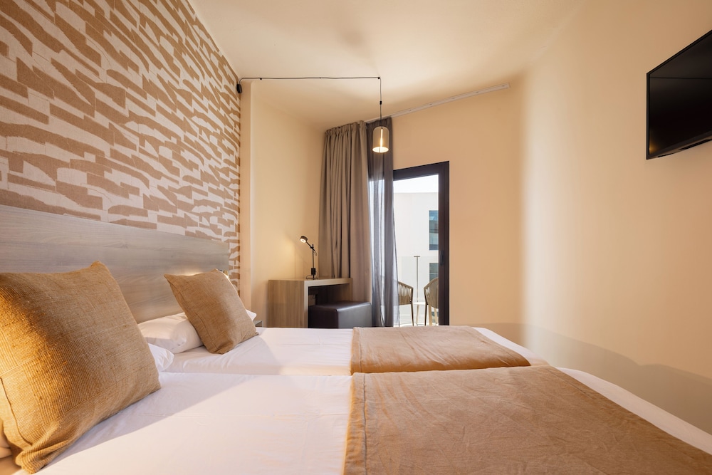 غرفة بسريرين منفصلين بشرفة، Hotel Playa Mallorca 3/10