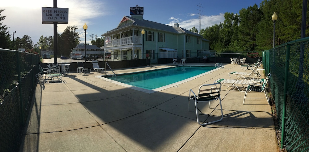 Woodstream Inn 43/57