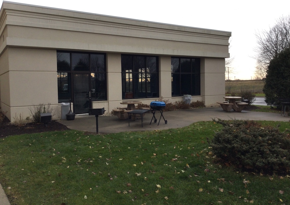 Baymont By Wyndham Janesville 1/23
