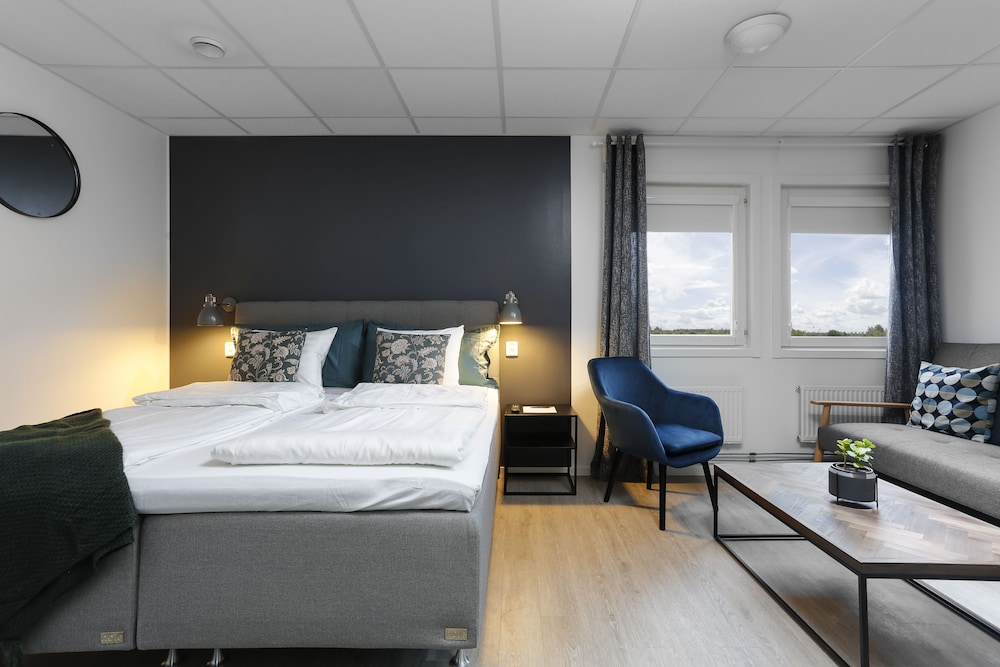 First Hotel Vindeus 7/35