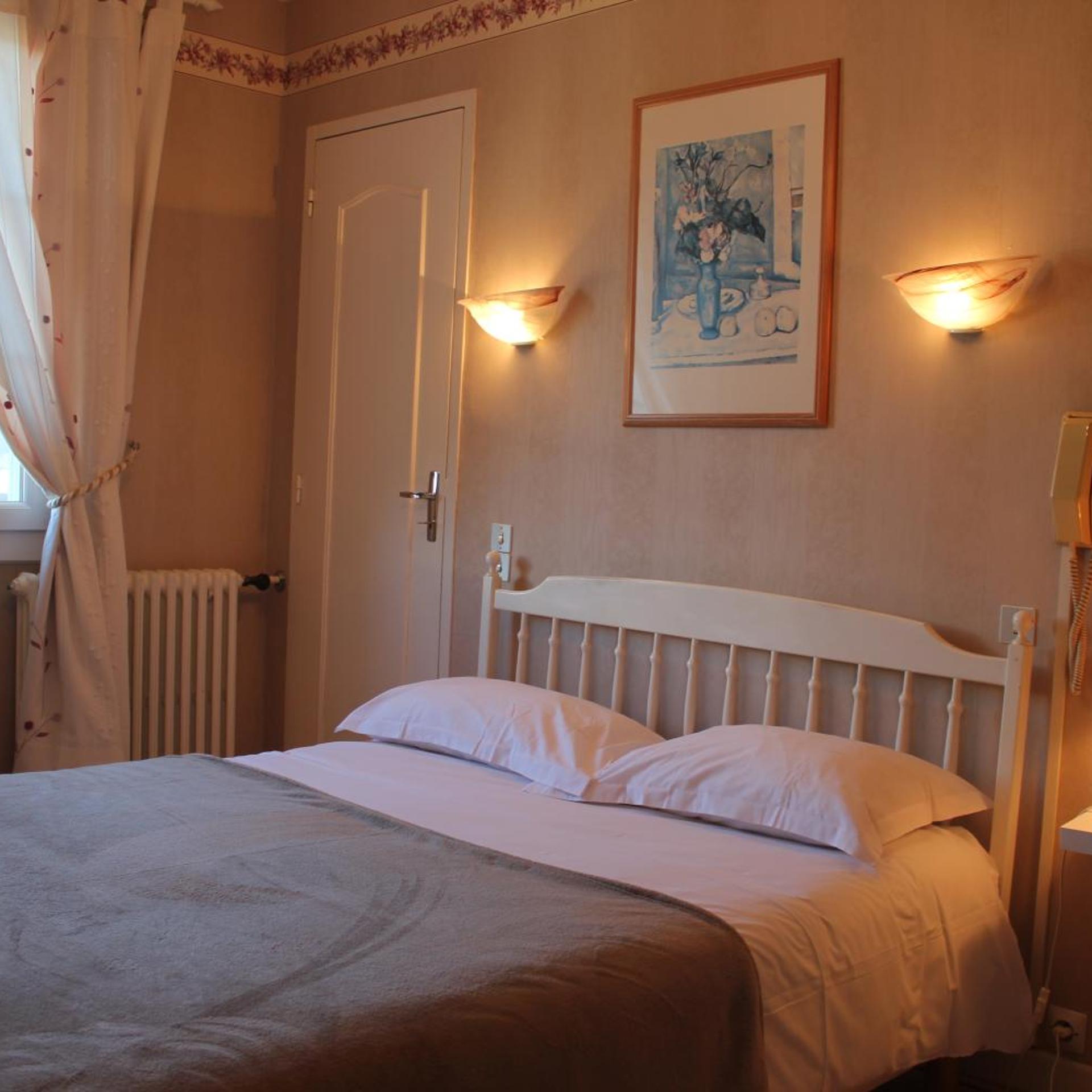 HOTEL LES CIMES 7/24