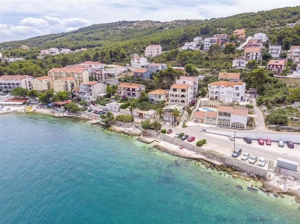 Hotel Vila Tina 43/50
