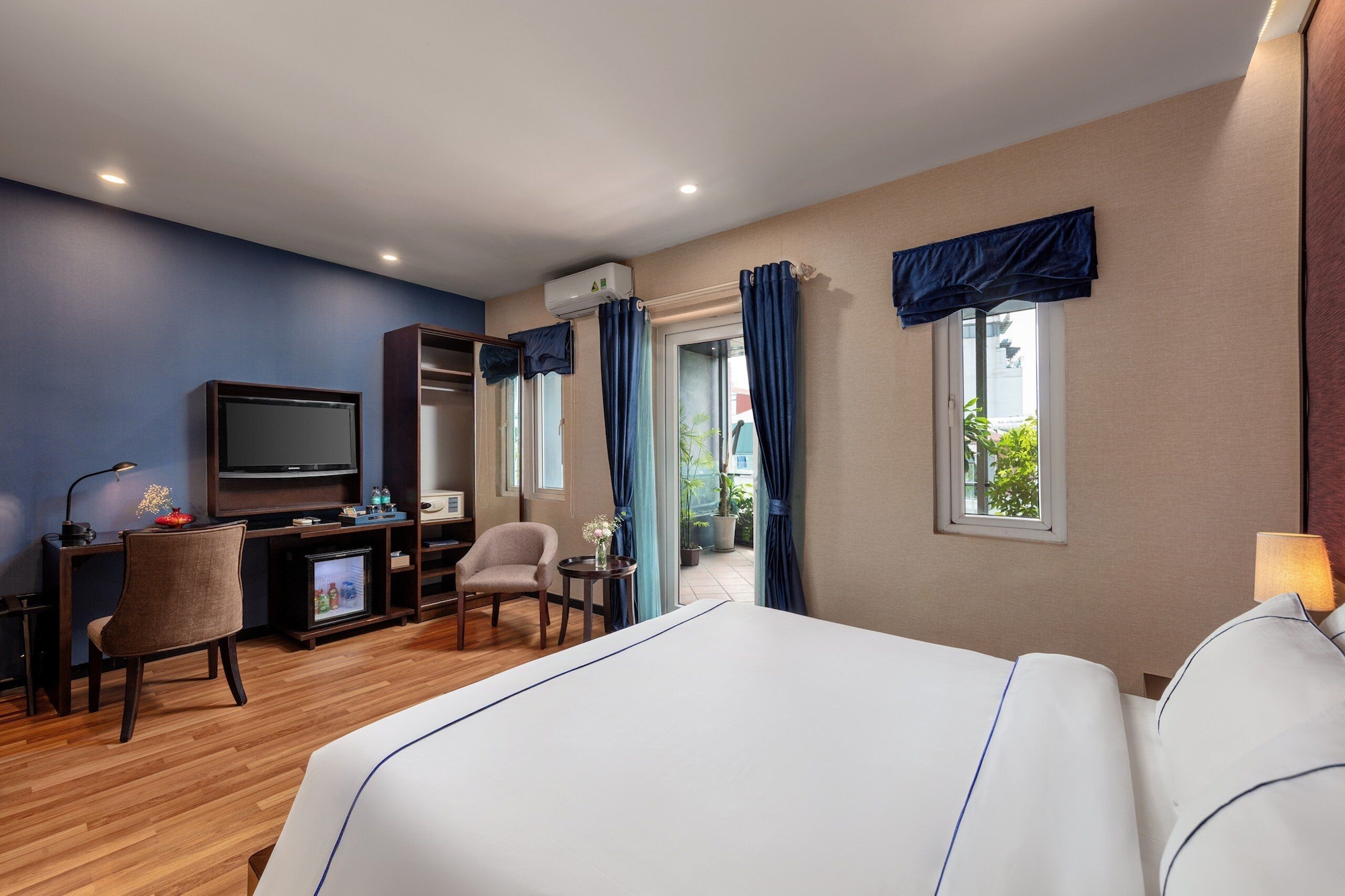 جناح بسرير كينج بشرفة، Oriana Boutique Hotel 3/6