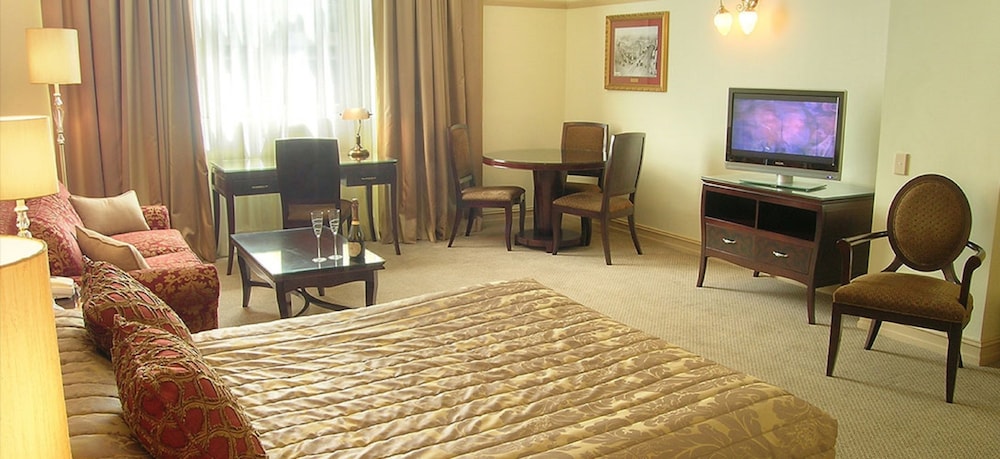 Royal Albert Hotel 37/75