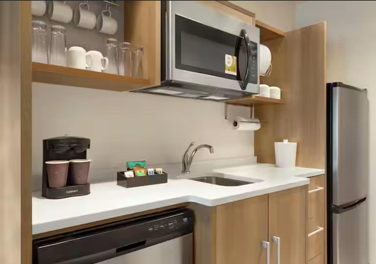 1 BEDROOM, SUITE, KING BED, ACCESSIBLE