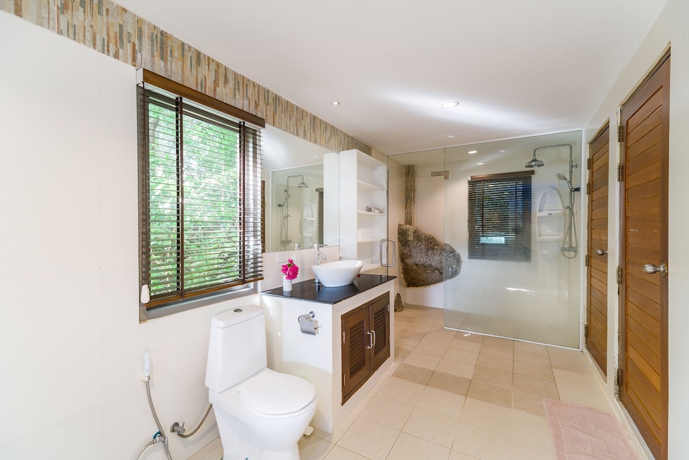Tropical Sea View Villa 13/14