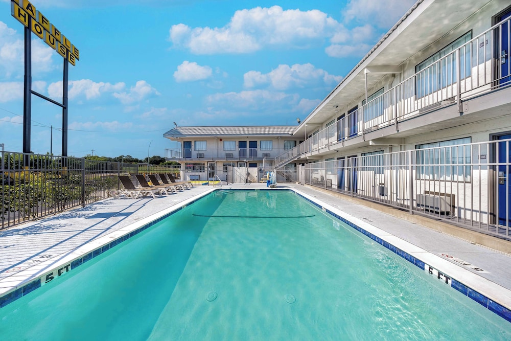 Motel6 Fort Worth, TX - East 41/45