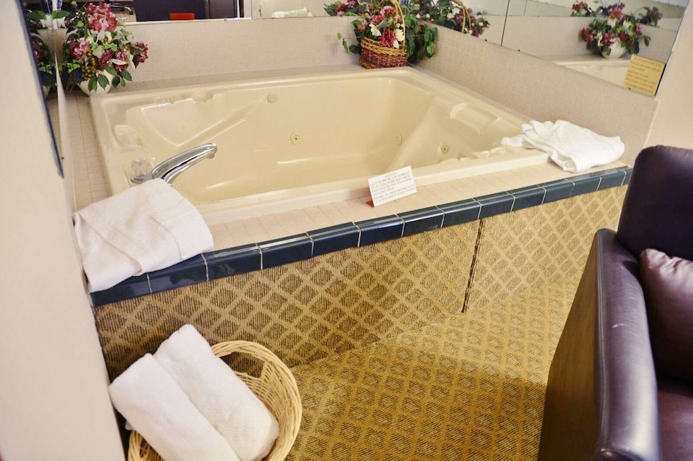 Country Hearth Inn & Suites Kenton 24/47