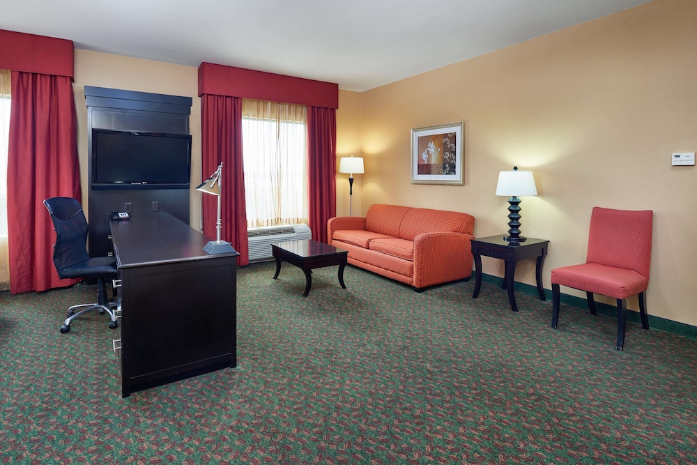 Hampton Inn Suites Waco South 27/39