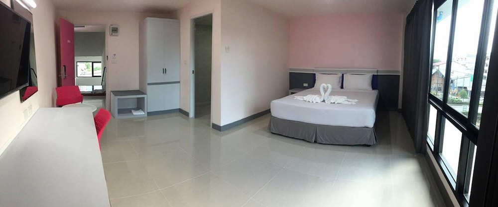 Sakura Budget Hotel 10/20