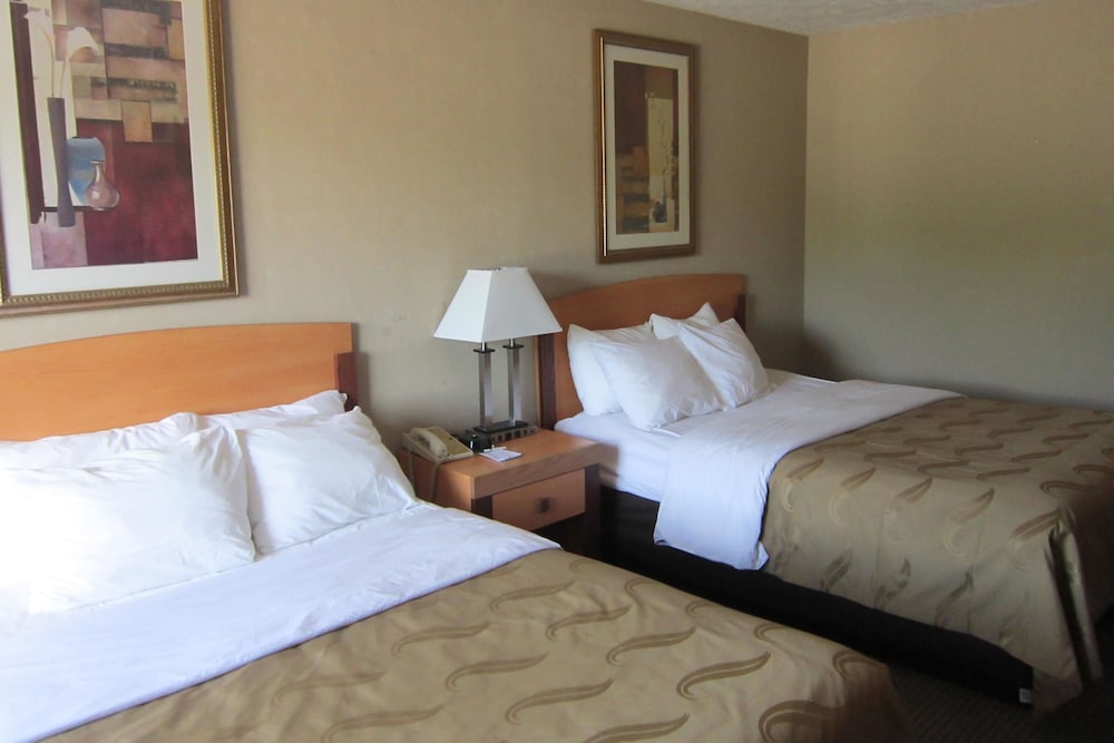 Quality Inn Nashville Bloomington 20/47