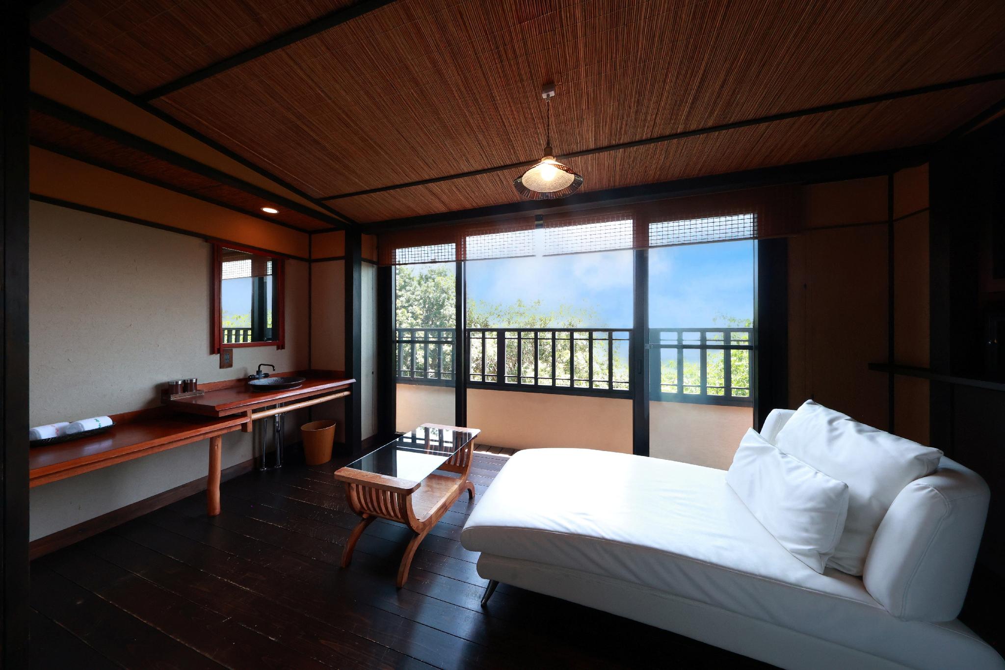 Japanese, Detached, House, Mountain View, Two Story, Ocean View, Smoking