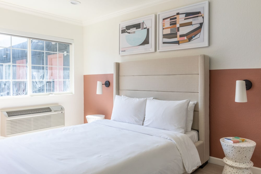 Signature Inn Berkeley Oakland 13/66