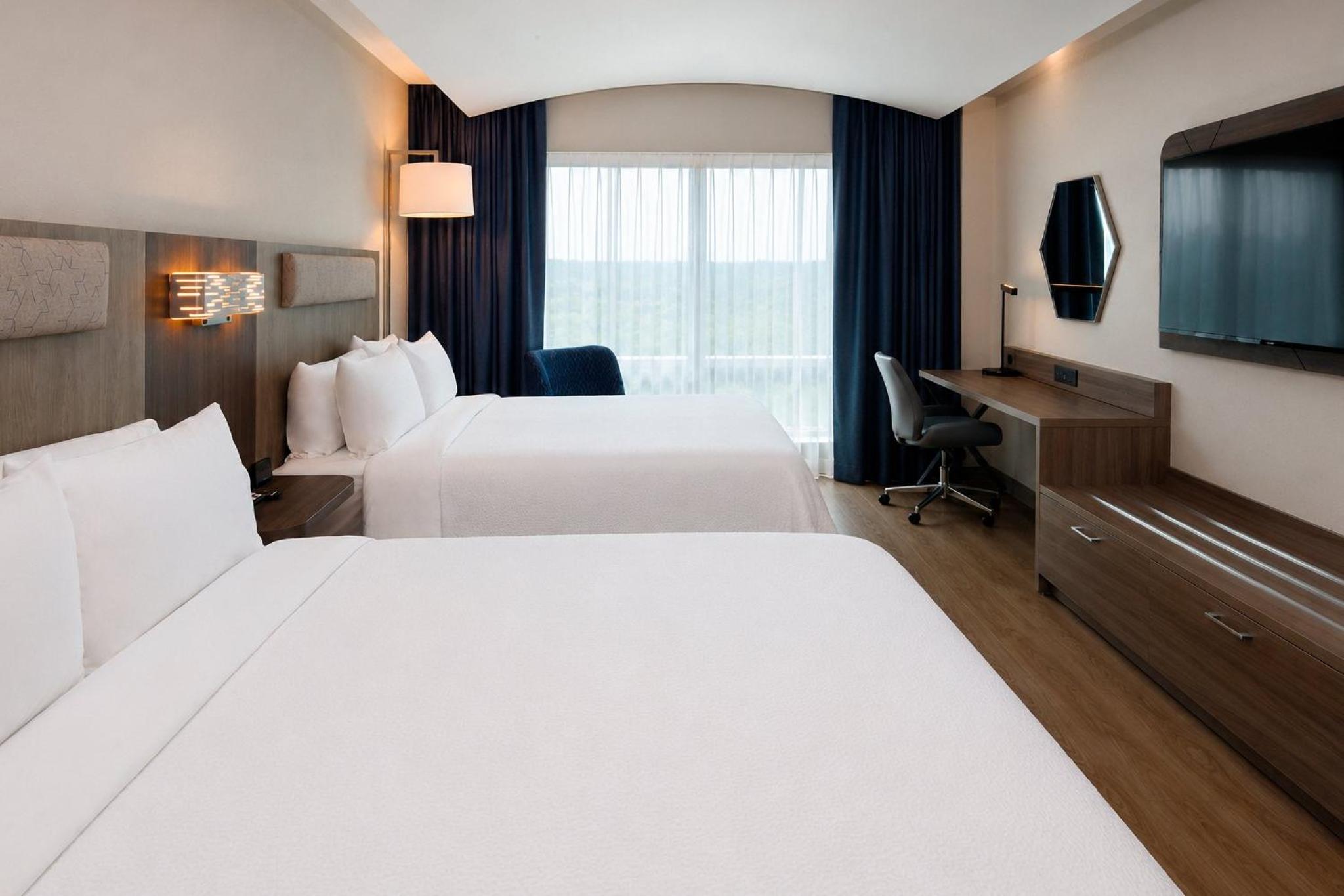Standard, 2 Queen Beds, Extra Floor Space