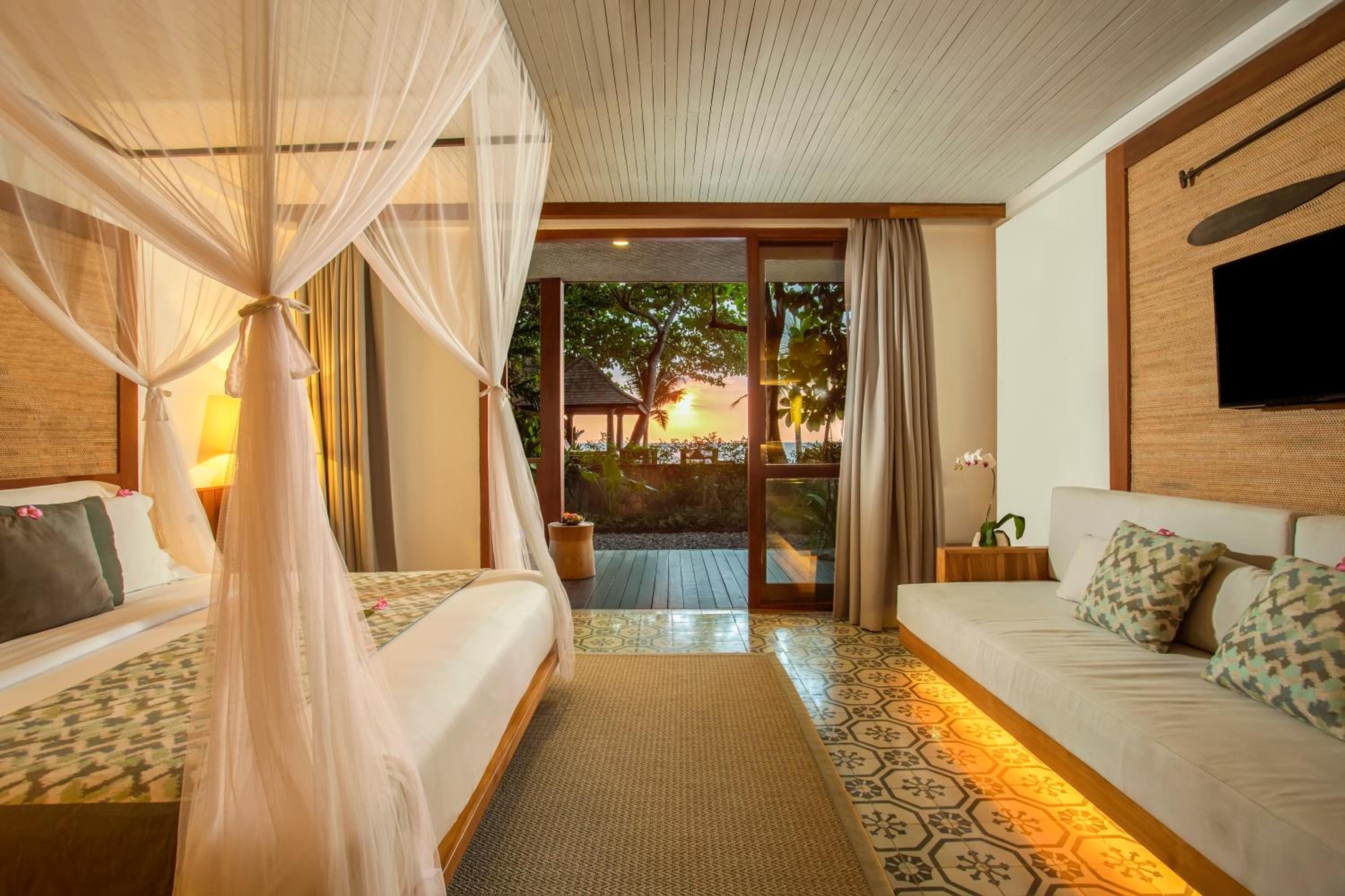 SUITE, BEACH FRONT