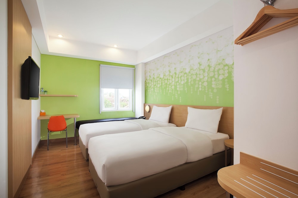 Zest, Twin Beds