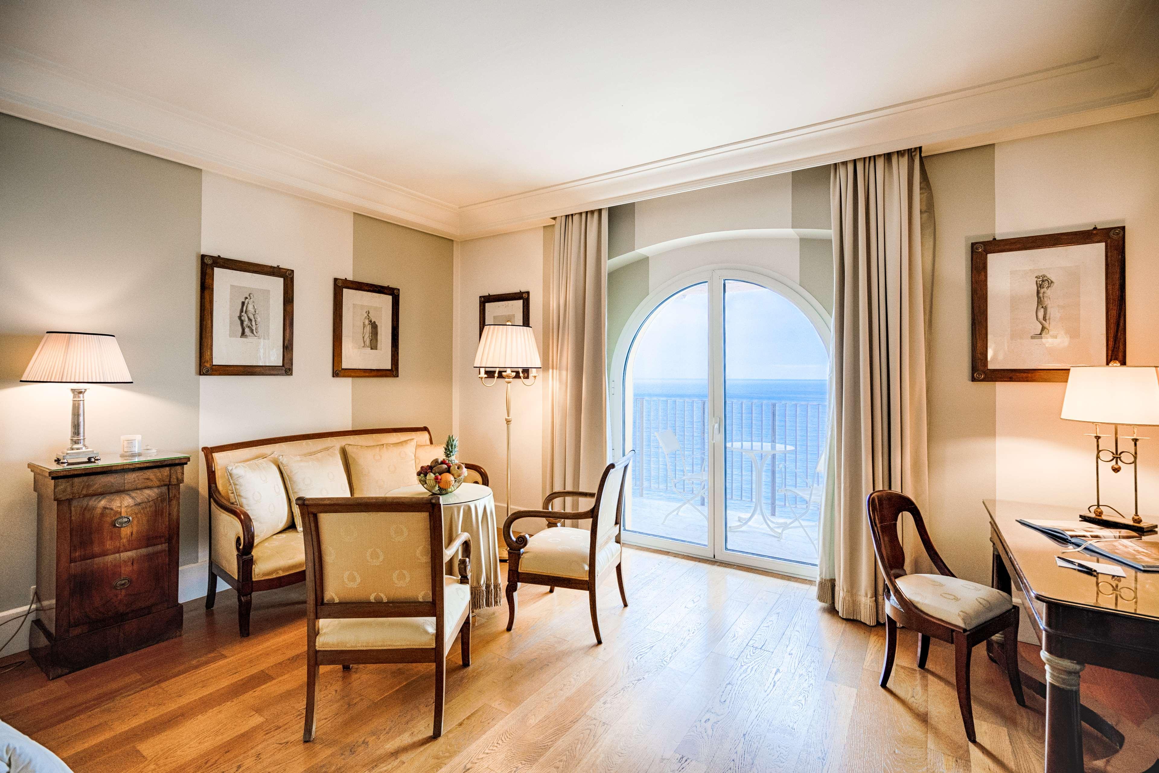 جناح كلاسيكي بإطلالة على البحر بشرفة، Excelsior Palace Portofino Coast 2/2