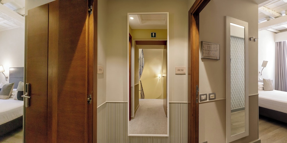 Condotti Palace 63/63