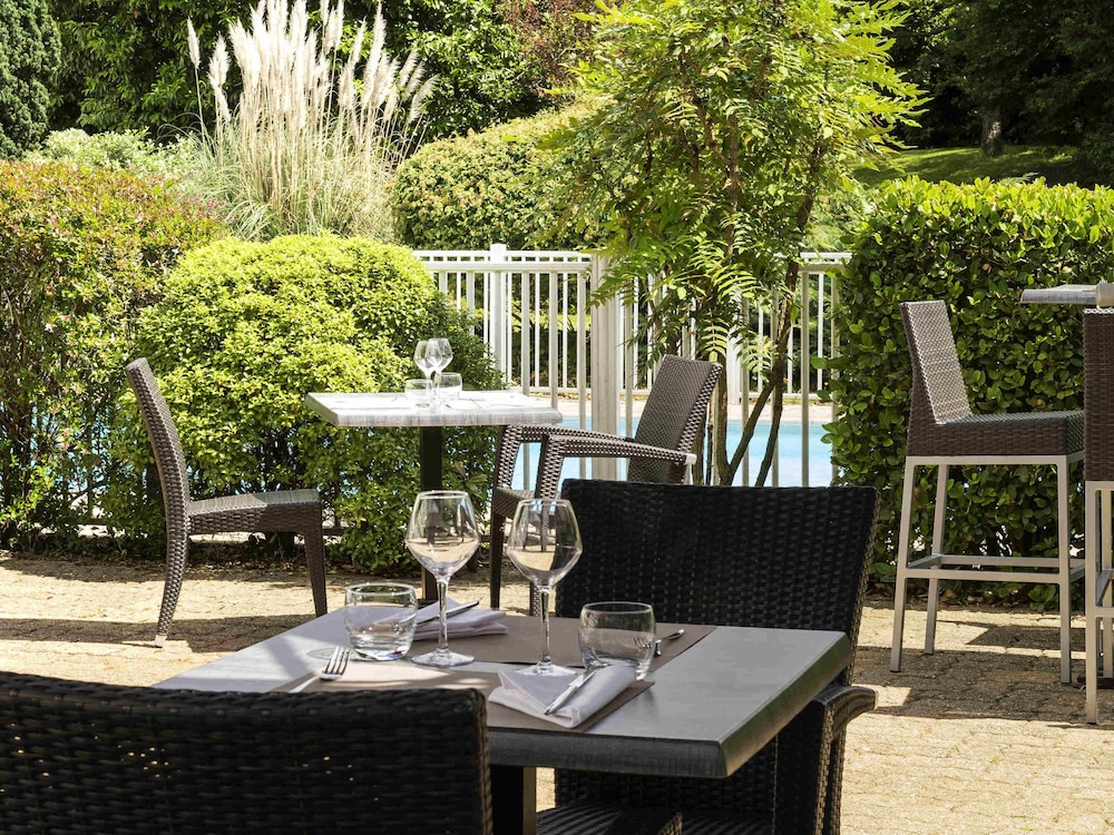 Hotel Mercure Paris Le Bourget 59/74