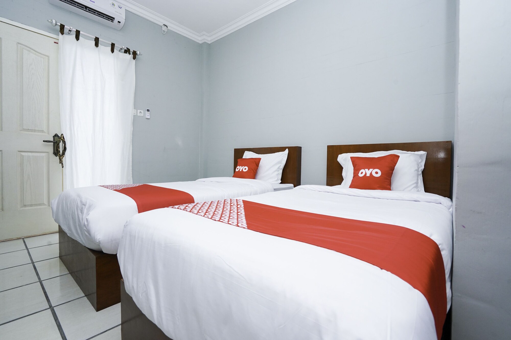 Standard, Twin Beds