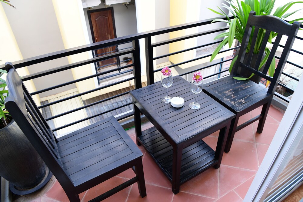 Golden Orchid Angkor 54/61