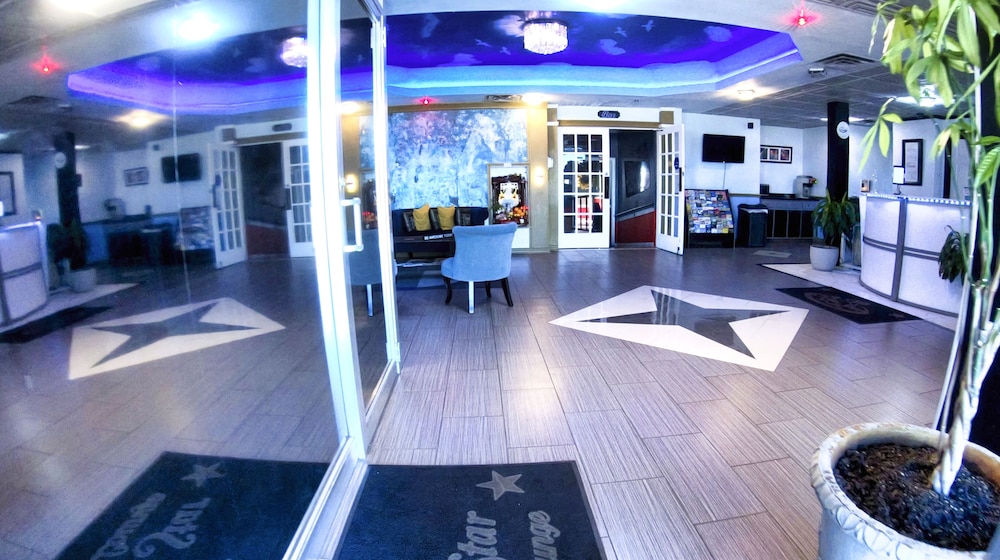 R Nite Star Inn & Suite 44/65