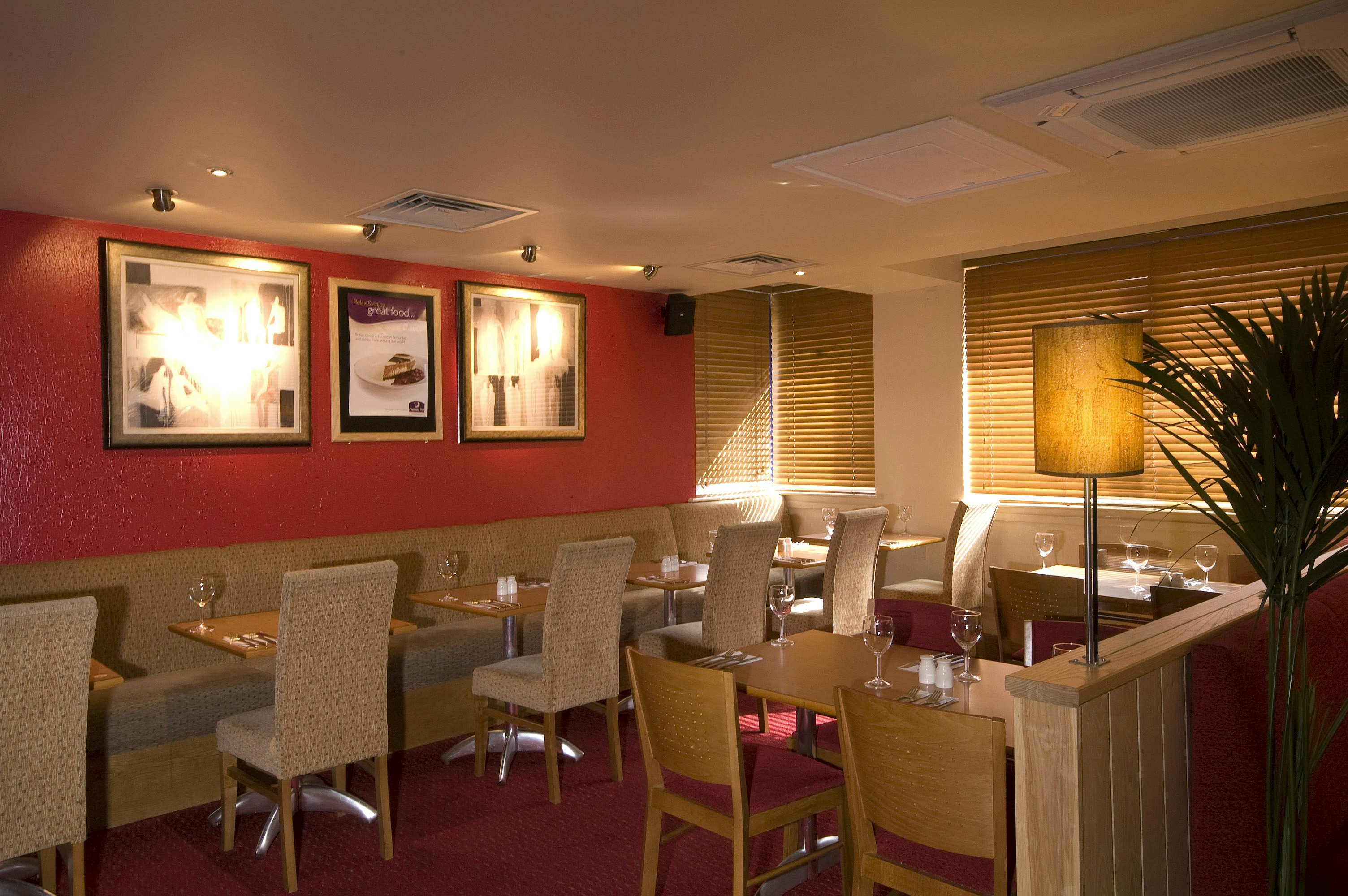 Premier Inn Aberdeen City Centre 21/25
