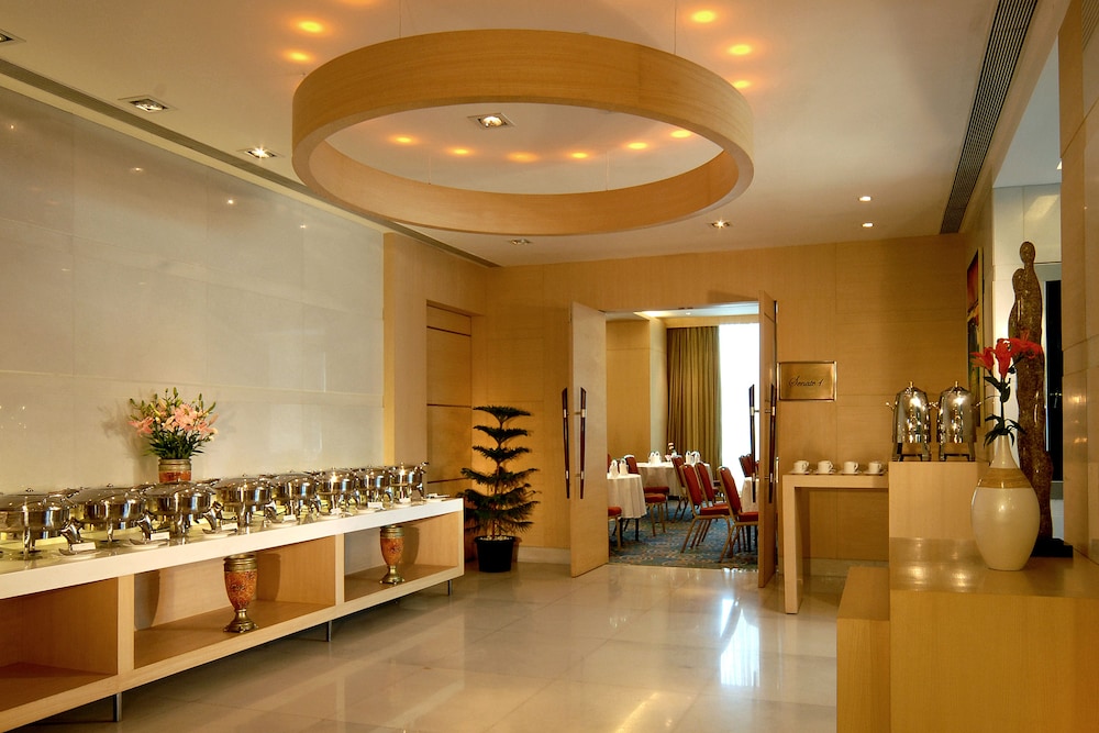 Radisson Mumbai Goregaon 6/75