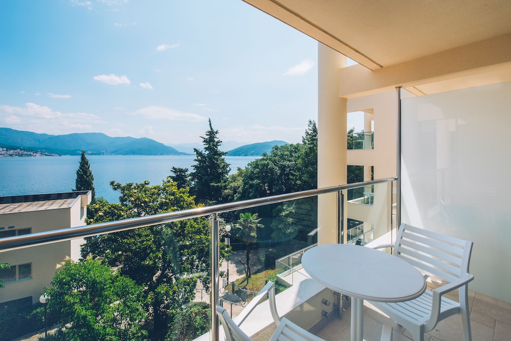 Iberostar Waves Herceg Novi 35/68