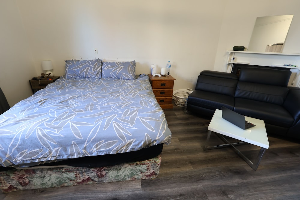 PRIVATE, DOUBLE BED