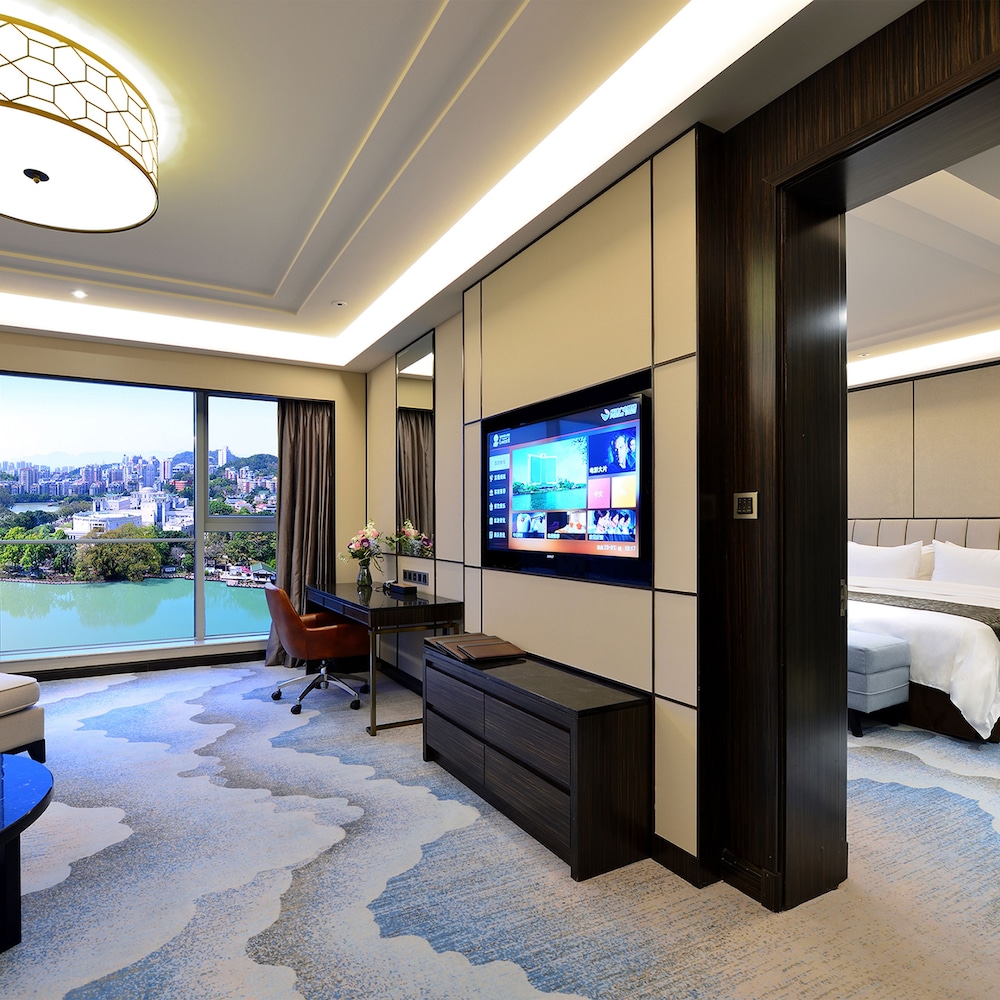 Fuzhou Lakeside Hotel 30/48