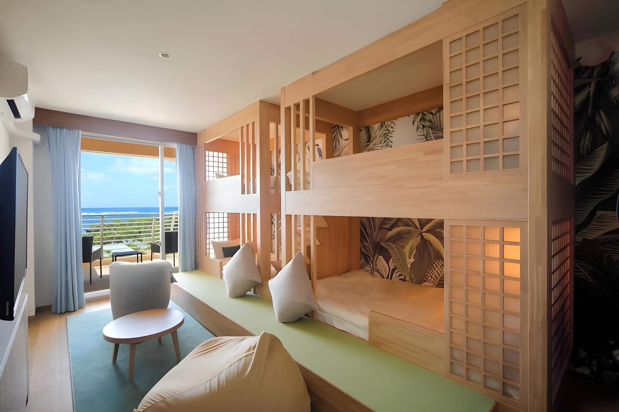 ROOM, 2 BUNK BEDS