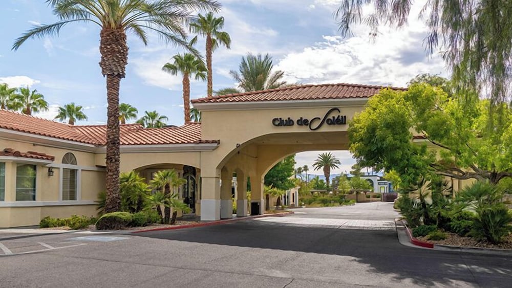 Club De Soleil All-Suite Resort 34/44