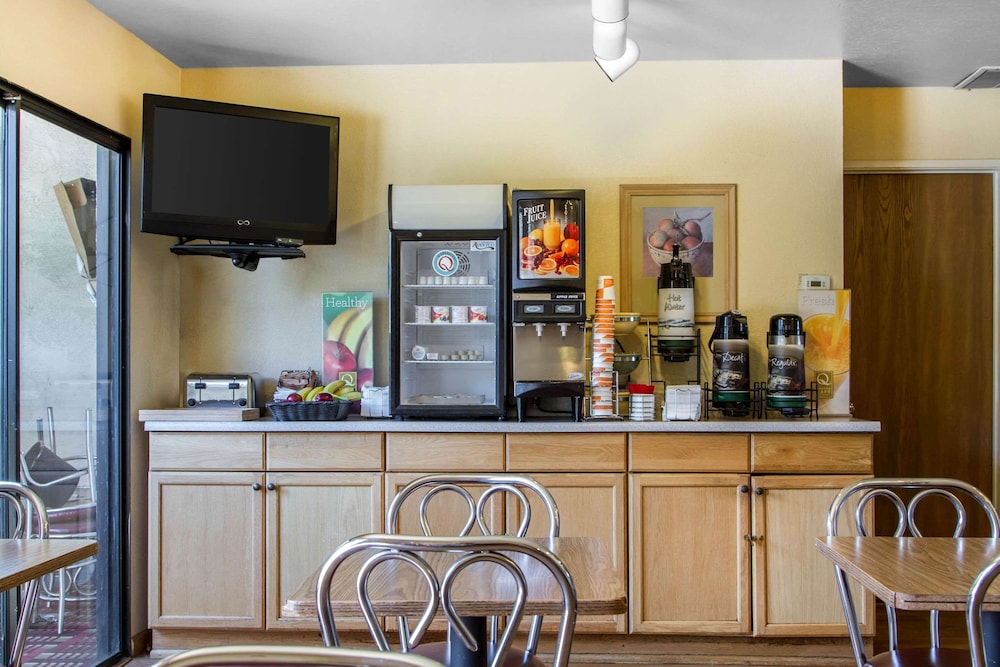Quality Inn & Suites South San Jose / Morgan Hill 23/42