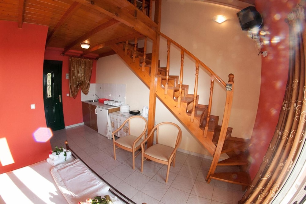 Almyros Studios And Apartments 8/44