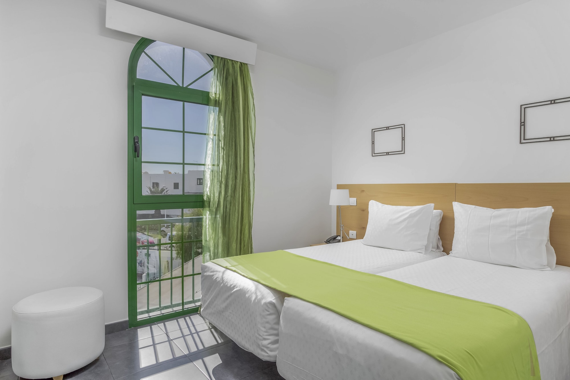 1 BEDROOM, APARTMENT
