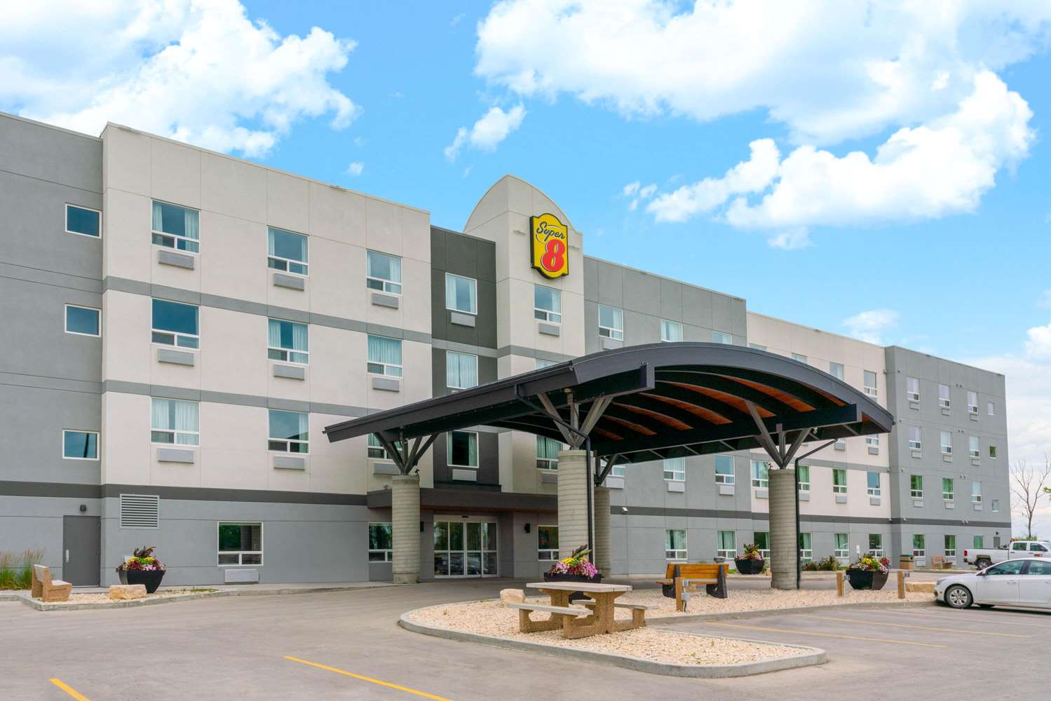Super 8 by Wyndham Winnipeg East MB 26/31