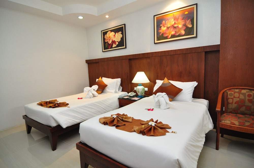 Phuket Leelavadee Hua Ting Resort 14/50