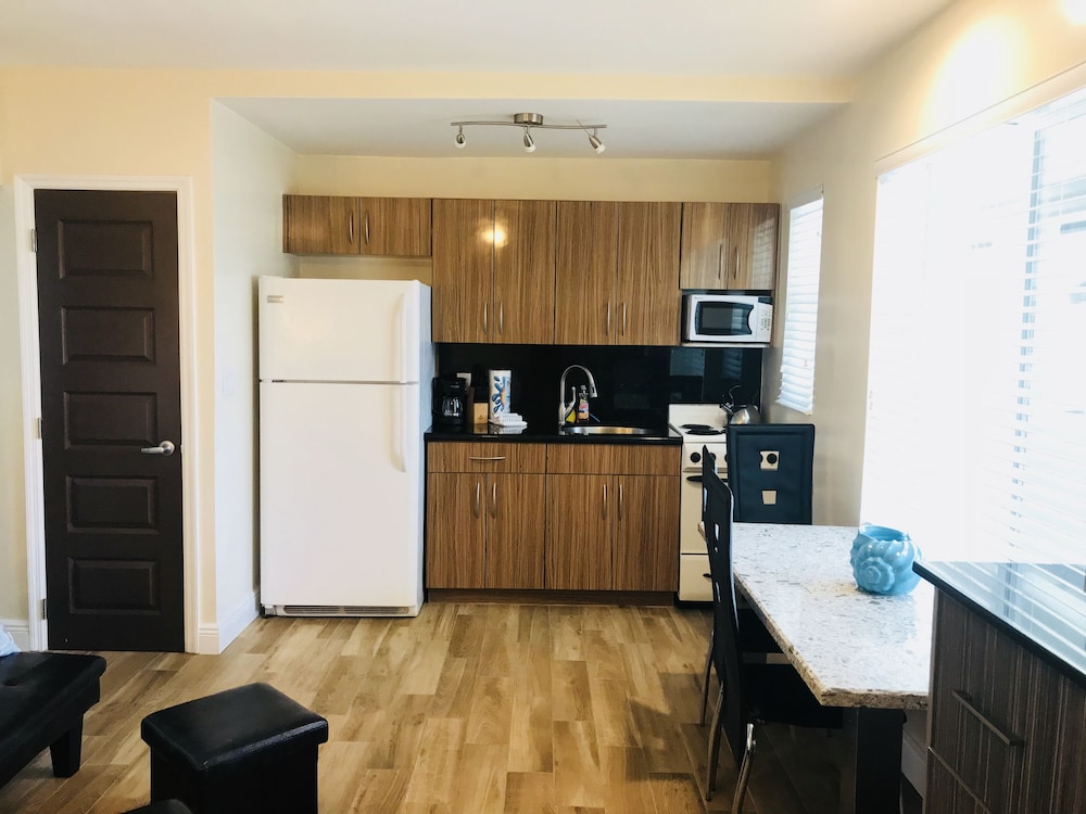 Caribbean Resort Suites 8/65