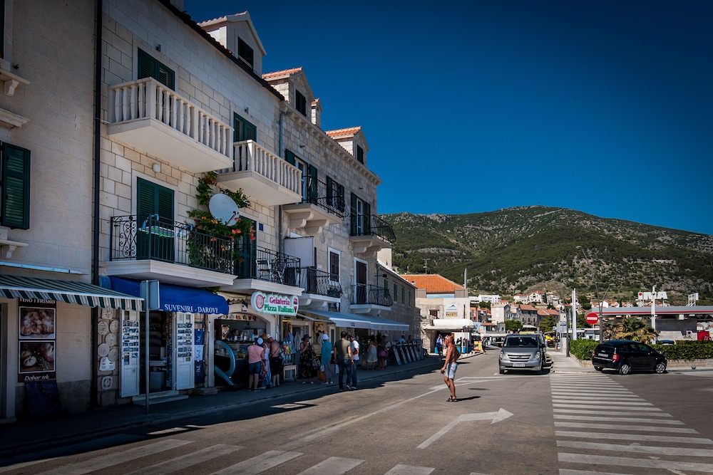 Luxury Seaside Apartments 28/50