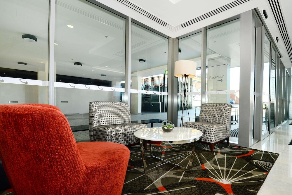 Oaks Gladstone Grand Hotel 48/72