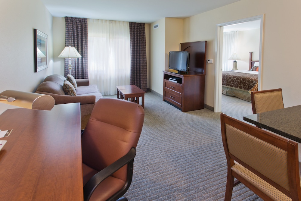 Staybridge Suites Everett - Paine Field 41/80