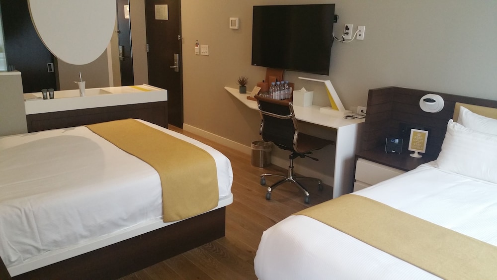 NobleDen Hotel 39/57