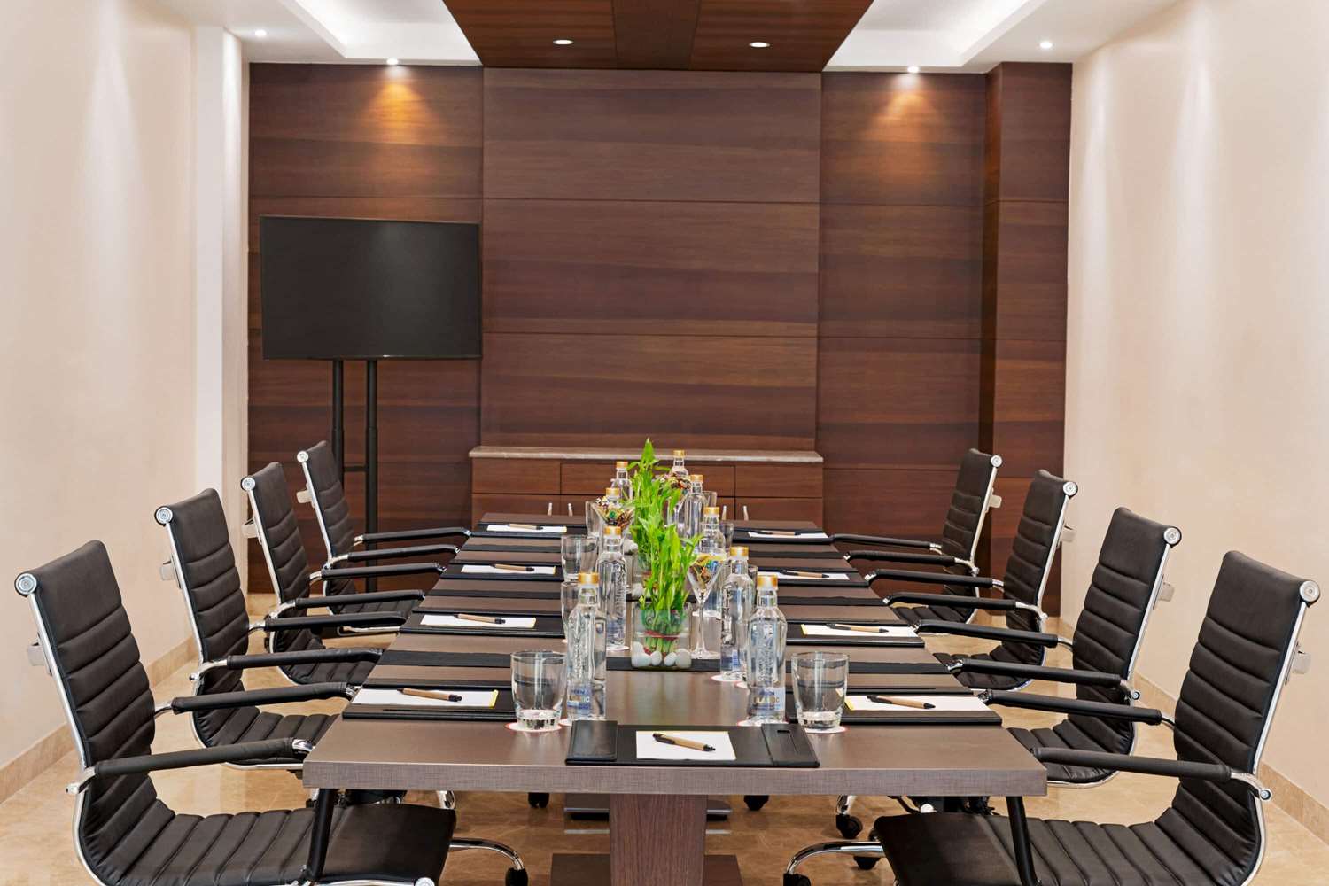 Ramada by Wyndham Aligarh GT Road 44/51