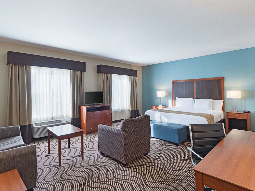 La Quinta Inn & Suites Mathis 8/27